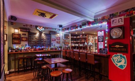 The Hoppy Pub: Εκεί όπου η πόλη σταματά — και αρχίζει η μπύρα